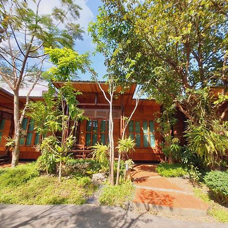 Areeya Phubeach Resort Wooden House Ban Chong Phli Екстер'єр фото