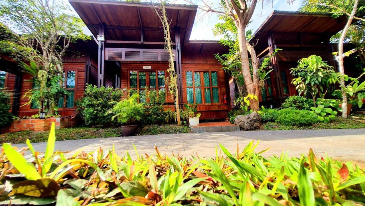 Areeya Phubeach Resort Wooden House Ban Chong Phli Екстер'єр фото